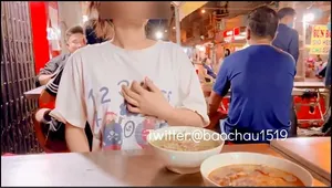 Baochau1519 show cậu bé trong quán phở